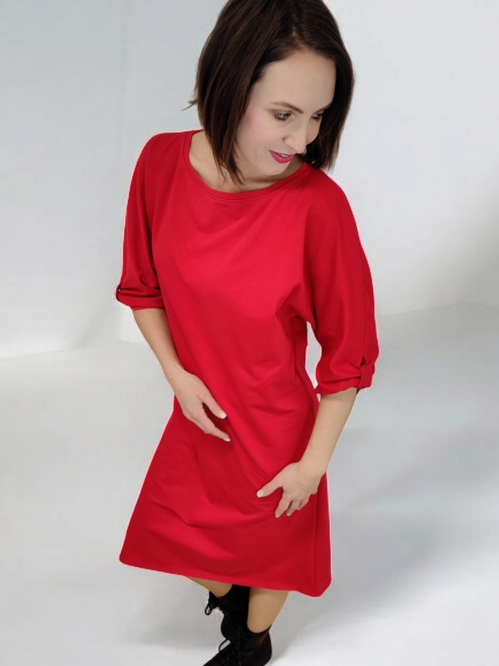 jednobarevné dámské šaty LAMIA červené volný střih